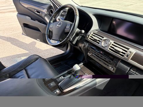 Used 2013 Lexus LS 460 w/ Comfort Pkg RWD image 11
