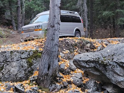 Used 2018 Chevrolet Express 2500 w/ Enhanced Convenience Package image 4