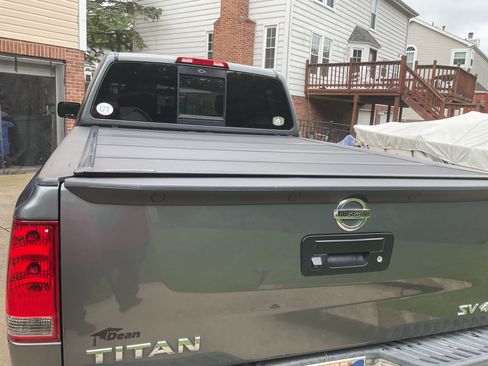 Used 2014 Nissan Titan SV w/ SV Value Truck Package AWD/4WD image 5