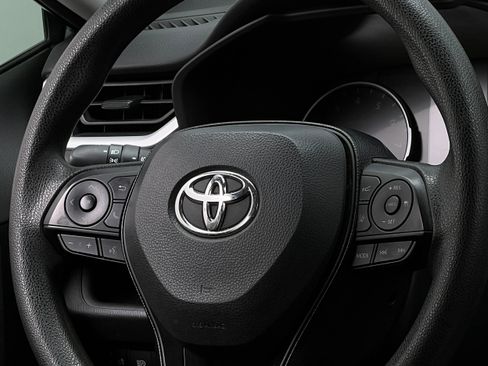 Used 2021 Toyota RAV4 XLE w/ Convenience Package image 21