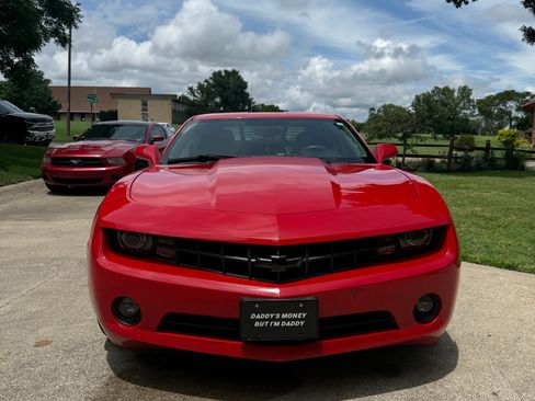 Used 2011 Chevrolet Camaro LT RWD image 1