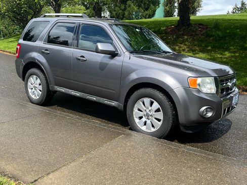 Used 2010 Ford Escape Limited AWD/4WD image 1