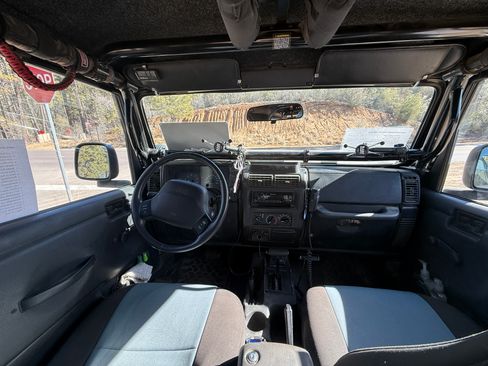 Used 1999 Jeep Wrangler Sahara image 11