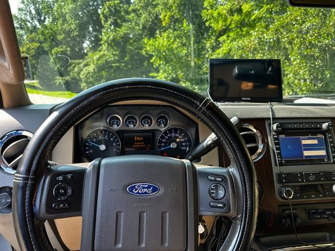 Used 2011 Ford F350 Lariat w/ Lariat Ultimate Pkg AWD/4WD image 12