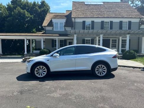Used 2020 Tesla Model X Long Range image 1