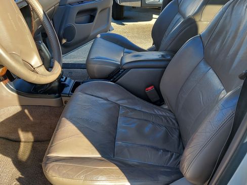 Used 1998 Toyota 4Runner Limited image 12