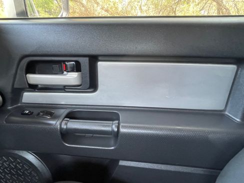 Used 2007 Toyota FJ Cruiser 4WD image 17