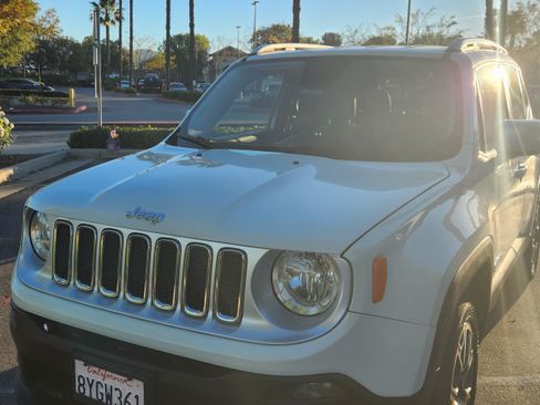 Used 2015 Jeep Renegade Limited image 10