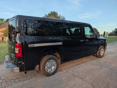Used 2016 Nissan NV 3500 SL RWD image 8