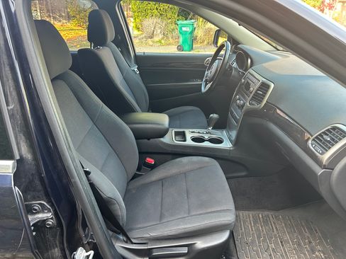 Used 2011 Jeep Grand Cherokee Laredo w/ Security & Convenience Group image 8