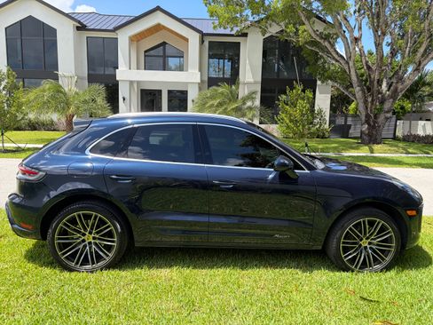 Used 2023 Porsche Macan AWD/4WD image 5