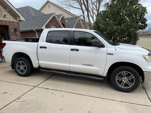Used 2013 Toyota Tundra 2WD CrewMax w/ SR5 Pkg image 4