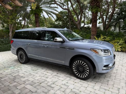 Used 2020 Lincoln Navigator L Black Label w/ Cargo Convenience Package image 1