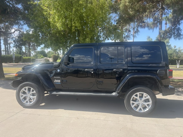 Used 2021 Jeep Wrangler Unlimited Sahara w/ Cold Weather Group AWD/4WD image 9