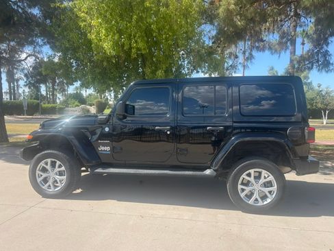 Used 2021 Jeep Wrangler Unlimited Sahara w/ Cold Weather Group AWD/4WD image 9