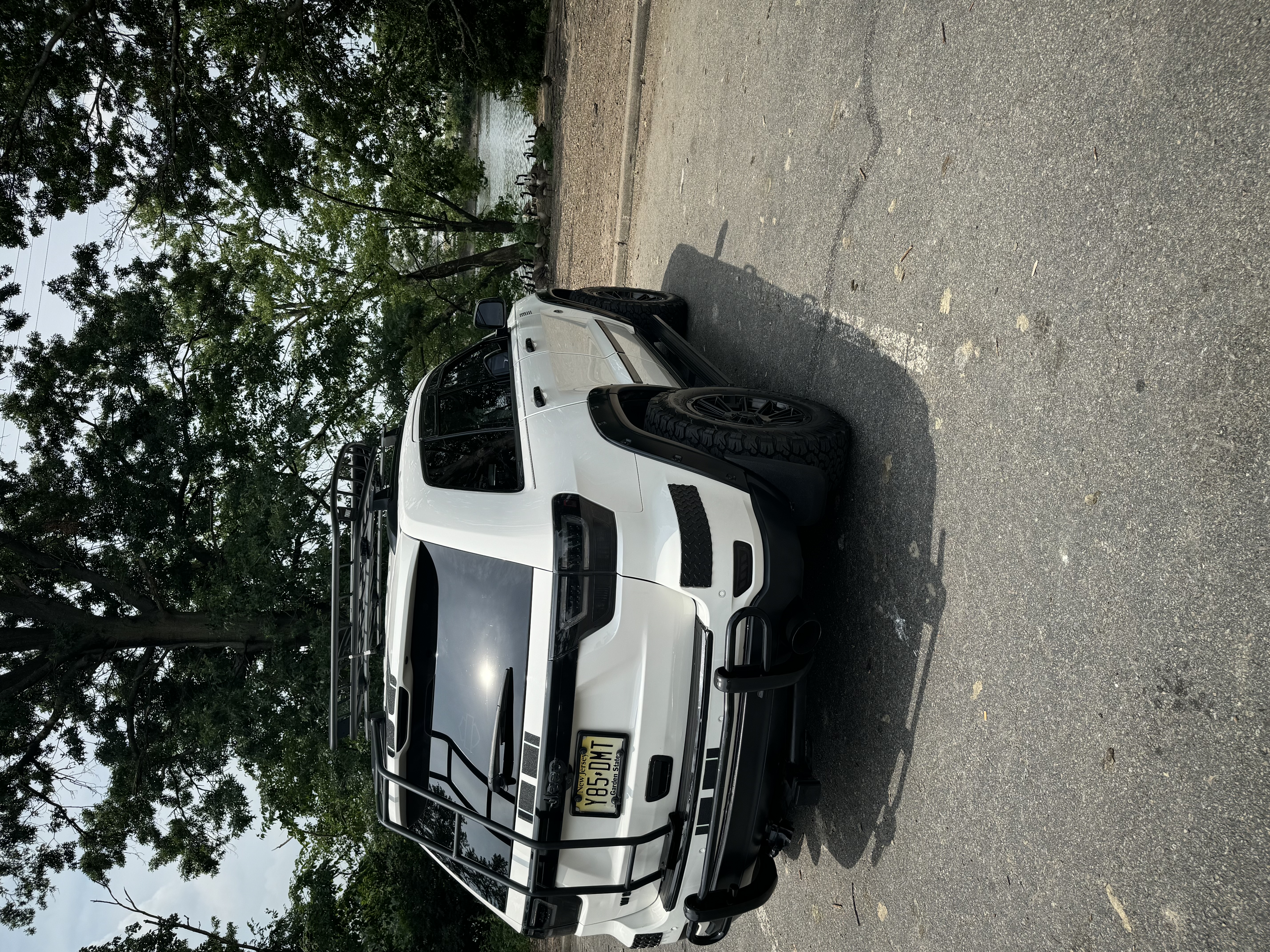 Used 2012 Jeep Grand Cherokee Laredo AWD/4WD image 11