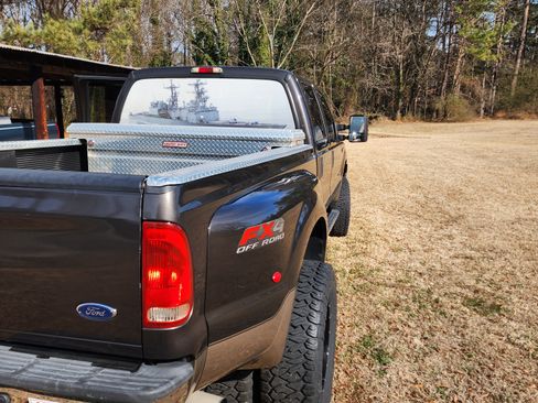 Used 2005 Ford F350 Lariat image 13