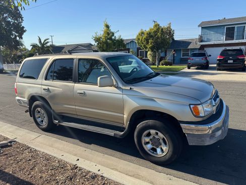 Used 2001 Toyota 4Runner SR5 image 4