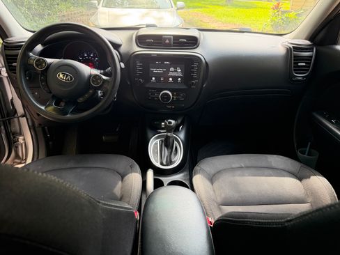 Used 2018 Kia Soul + FWD image 2