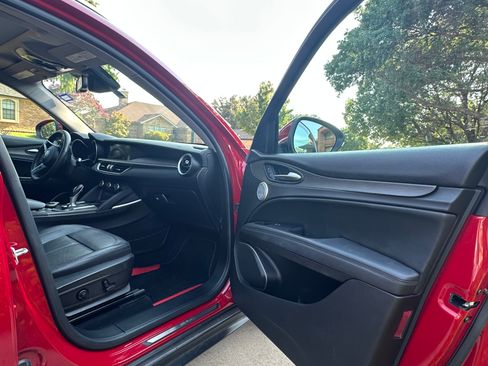 Used 2019 Alfa Romeo Stelvio Ti image 10