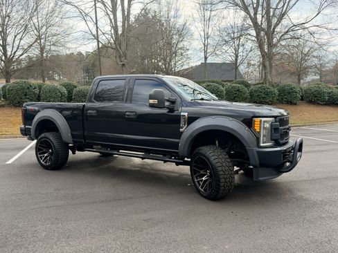 Used 2018 Ford F250 XLT image 1