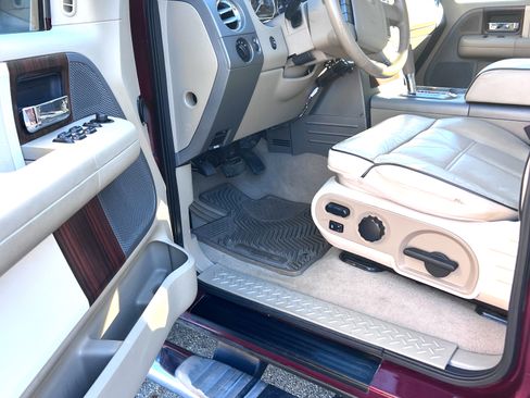 Used 2006 Lincoln Mark LT 4x4 image 9