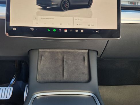 Used 2023 Tesla Model Y Performance image 16