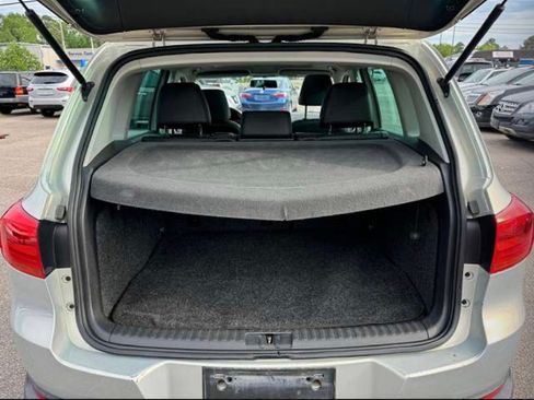 Used 2012 Volkswagen Tiguan SE image 10