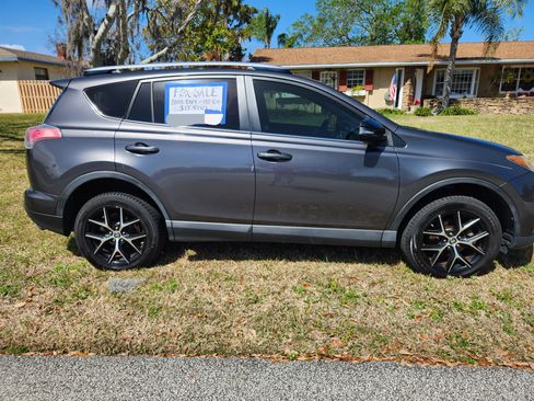 Used 2018 Toyota RAV4 SE w/ Power Extra Value Package image 6