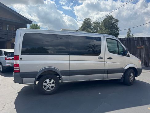 Used 2012 Mercedes-Benz Sprinter 2500 image 6