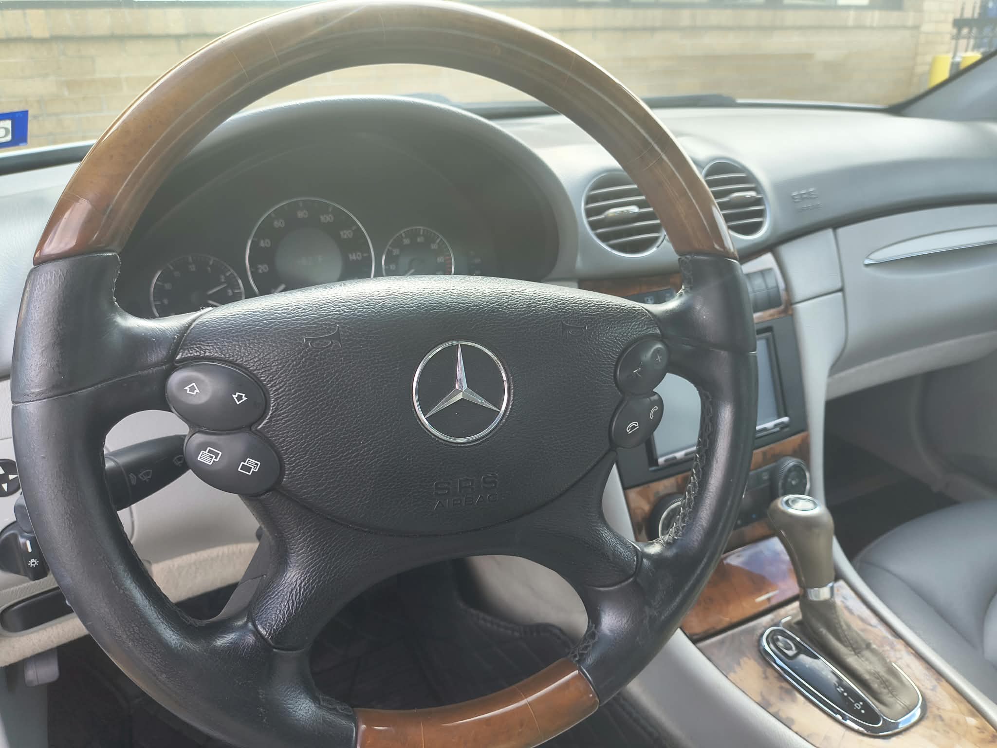Used 2005 Mercedes-Benz CLK 500 Coupe image 2