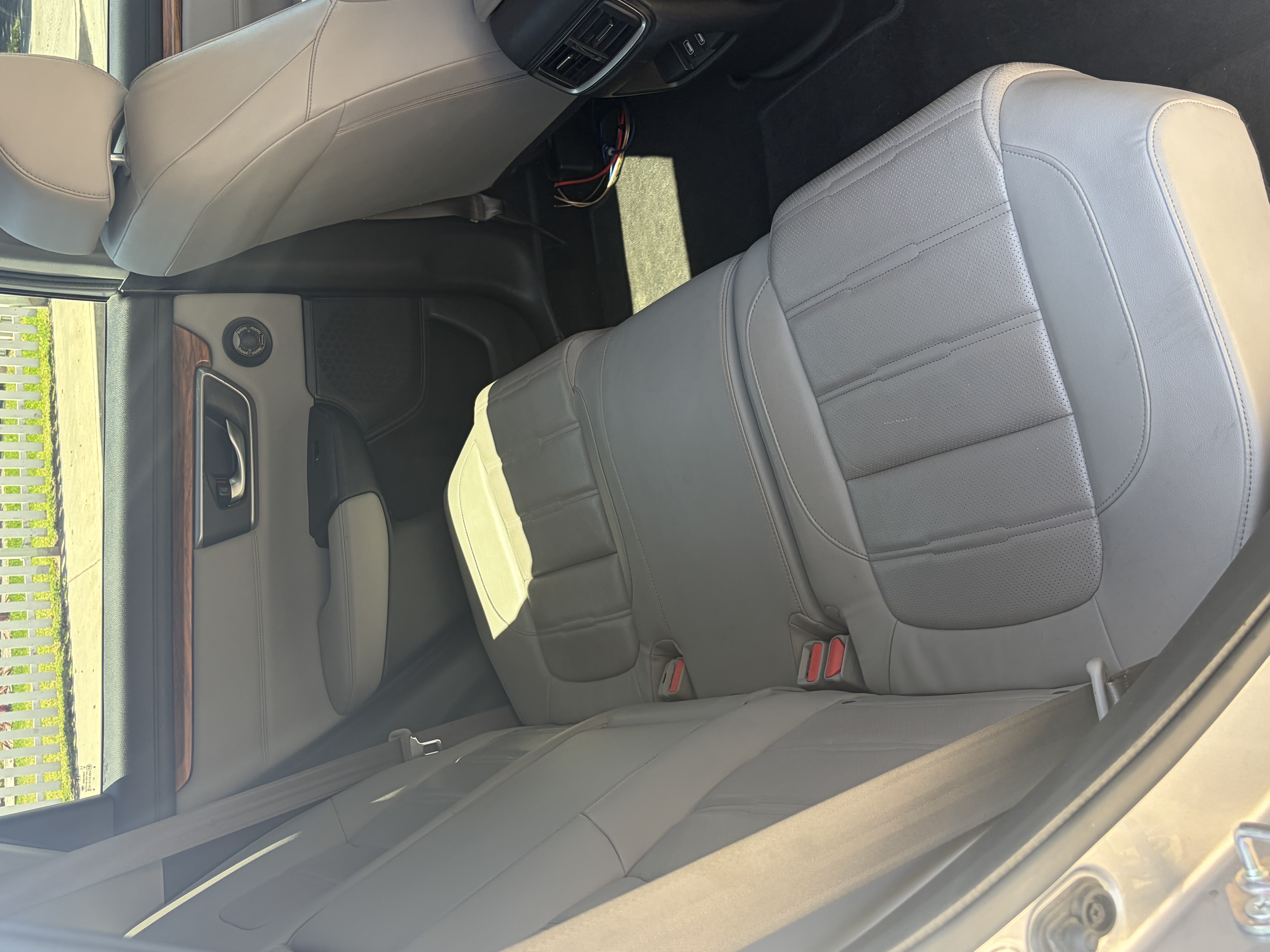 Used 2017 Honda CR-V Touring image 2