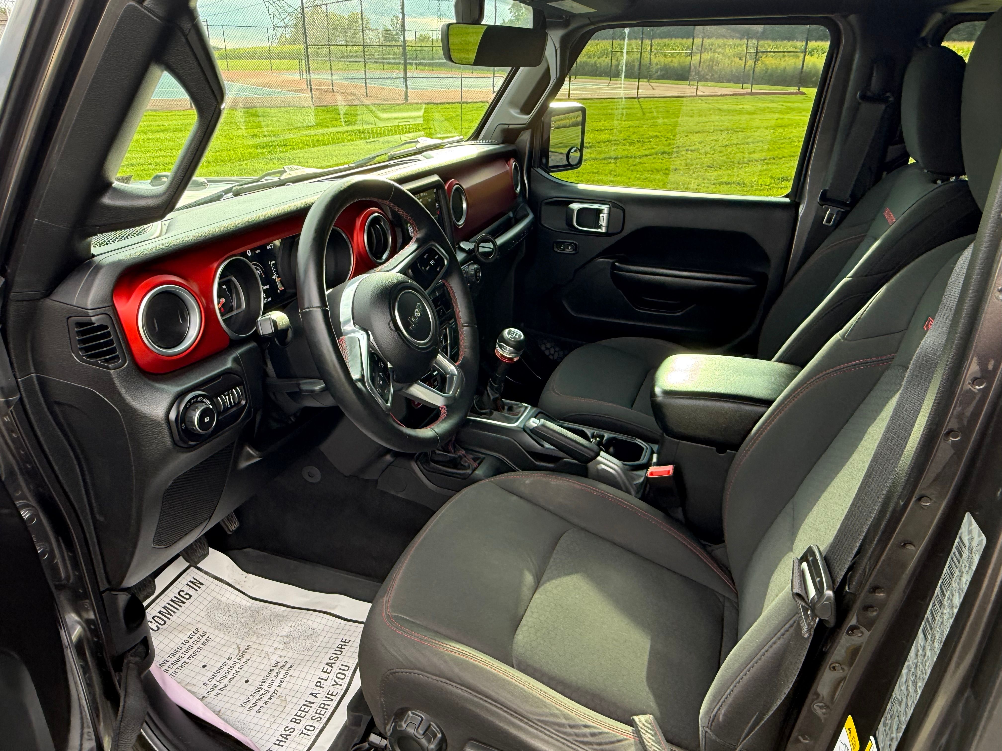 Used 2018 Jeep Wrangler Unlimited Rubicon w/ Dual Top Group AWD/4WD image 14