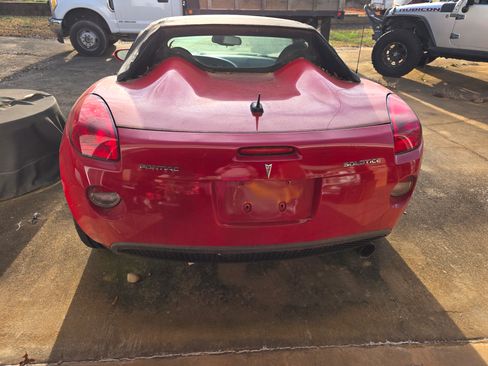 Used 2007 Pontiac Solstice Convertible w/ Premium Package image 2