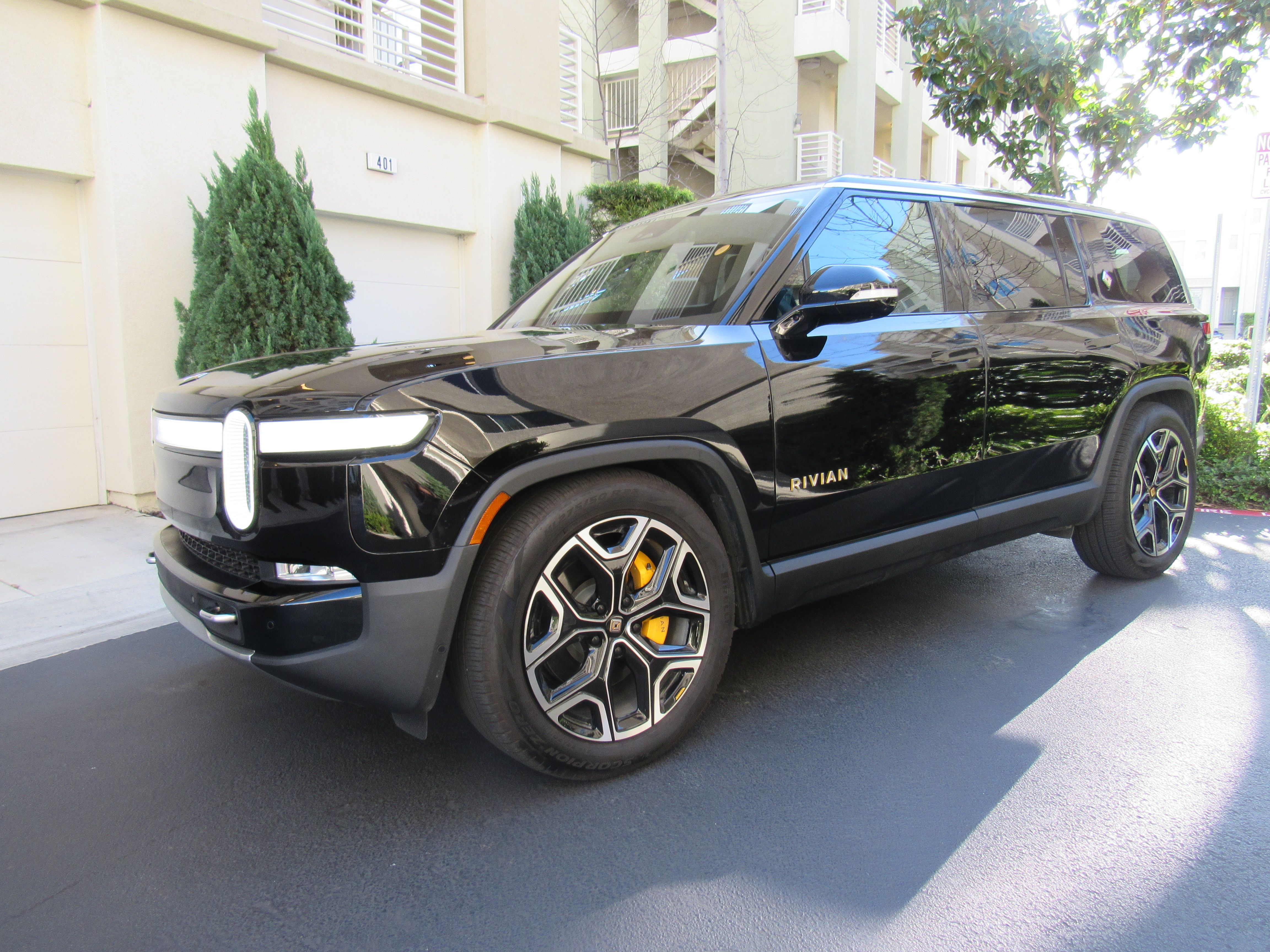 Used 2023 Rivian R1S Adventure Quad AWD/4WD image 16