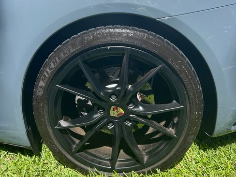 Used 2018 Porsche 911 Carrera image 4