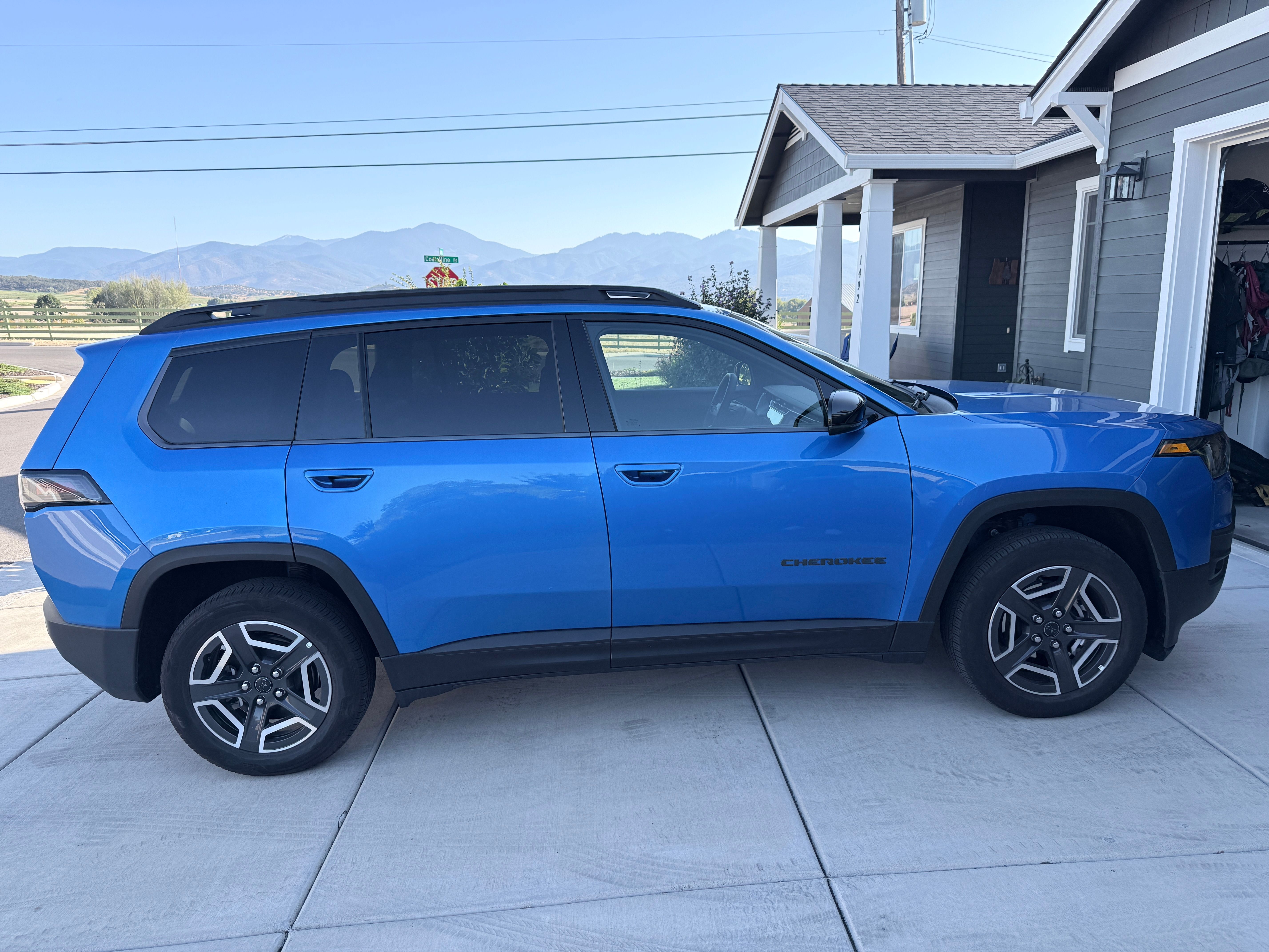 Used 2026 Jeep Cherokee Limited AWD/4WD image 6