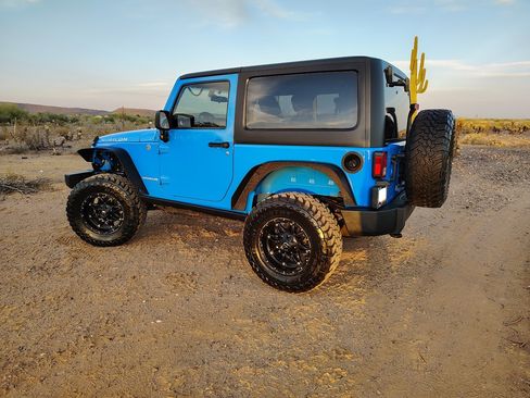 Used 2012 Jeep Wrangler Rubicon w/ PWR Convenience Group AWD/4WD image 5