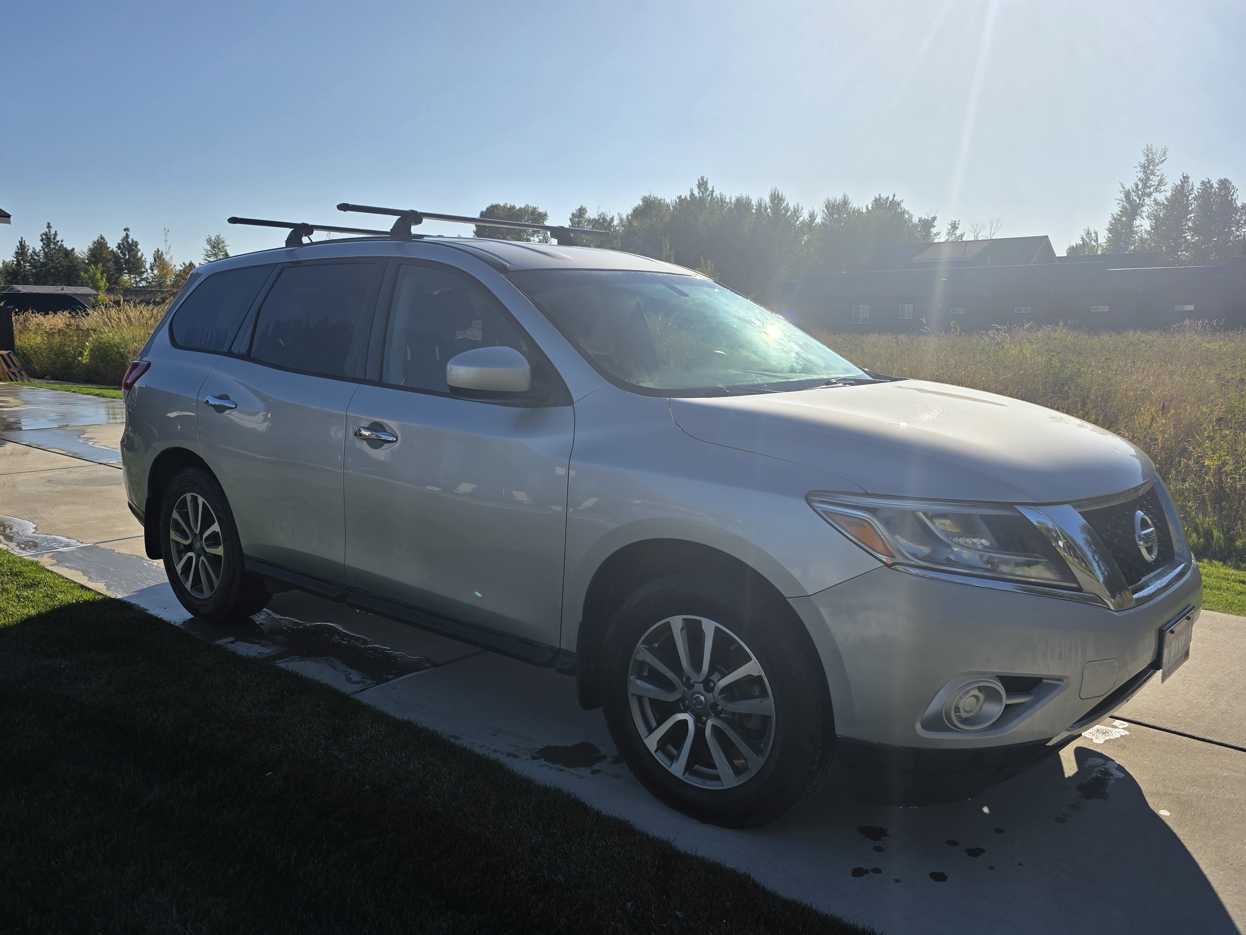 Used 2013 Nissan Pathfinder S AWD/4WD image 4