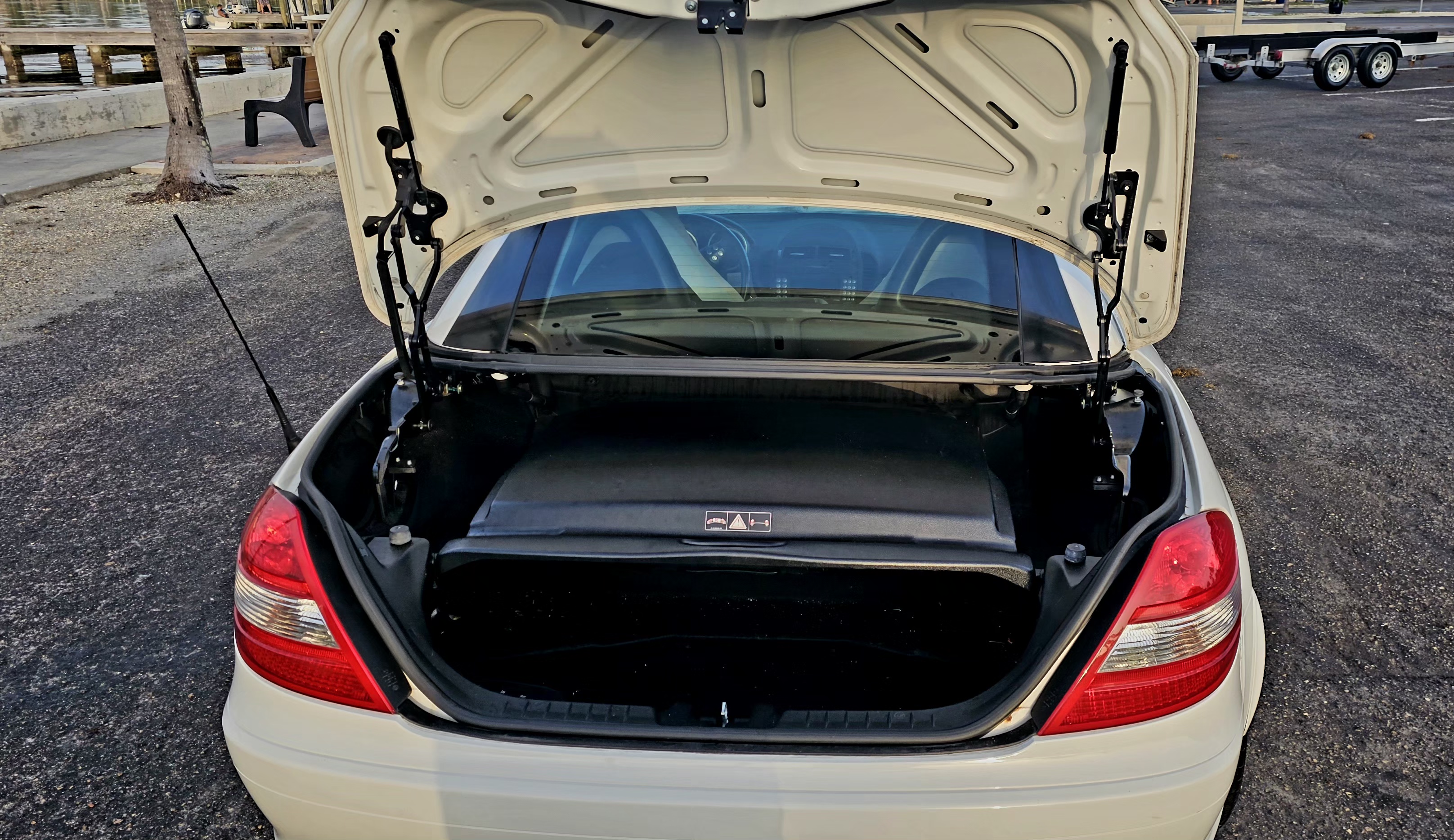 Used 2005 Mercedes-Benz SLK 350 image 6