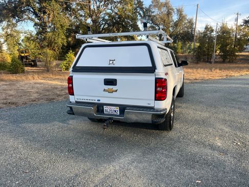 Used 2018 Chevrolet Silverado 1500 LT w/ LT Eassist Package image 4