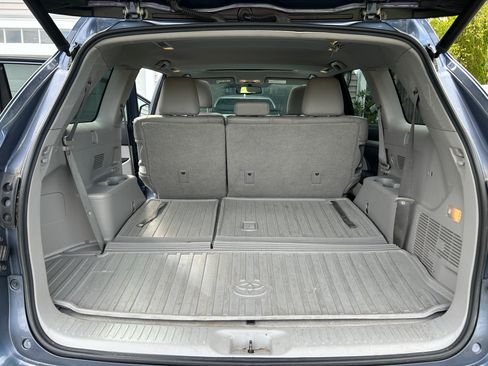 Used 2014 Toyota Highlander XLE image 6