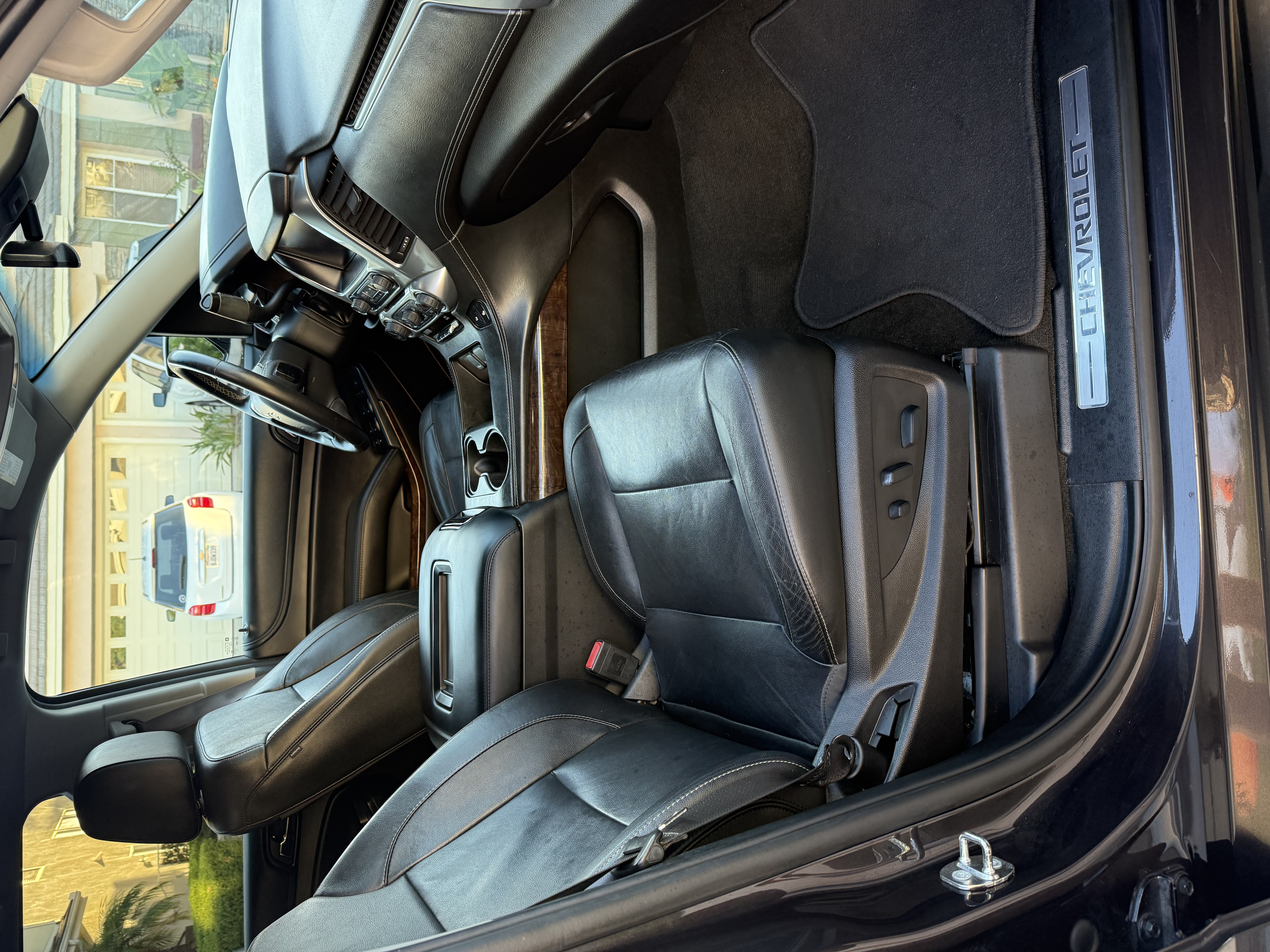 Used 2017 Chevrolet Tahoe LT w/ Luxury Package RWD image 27