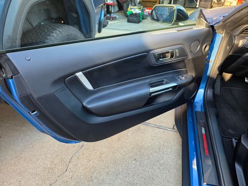 Used 2020 Ford Mustang Shelby GT500 w/ Carbon Fiber Track Pack image 12