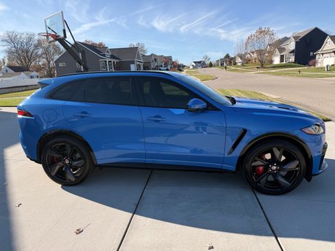 Used 2022 Jaguar F-PACE SVR image 5