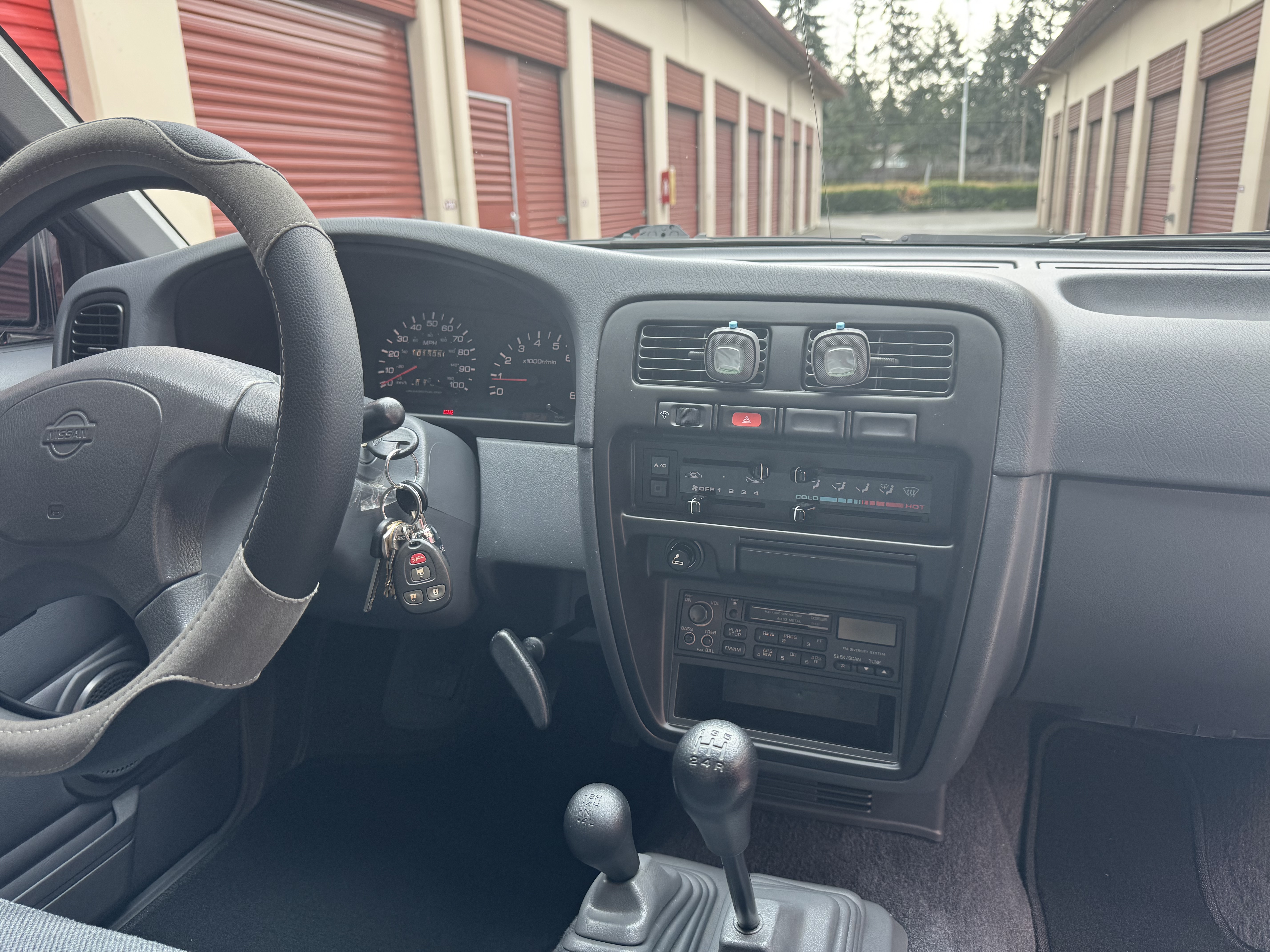 Used 1994 Nissan Pickup XE AWD/4WD image 6