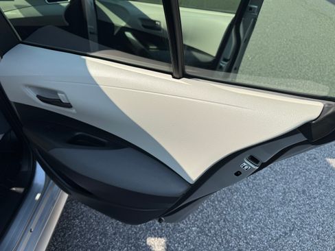 Used 2022 Toyota Corolla LE FWD image 19