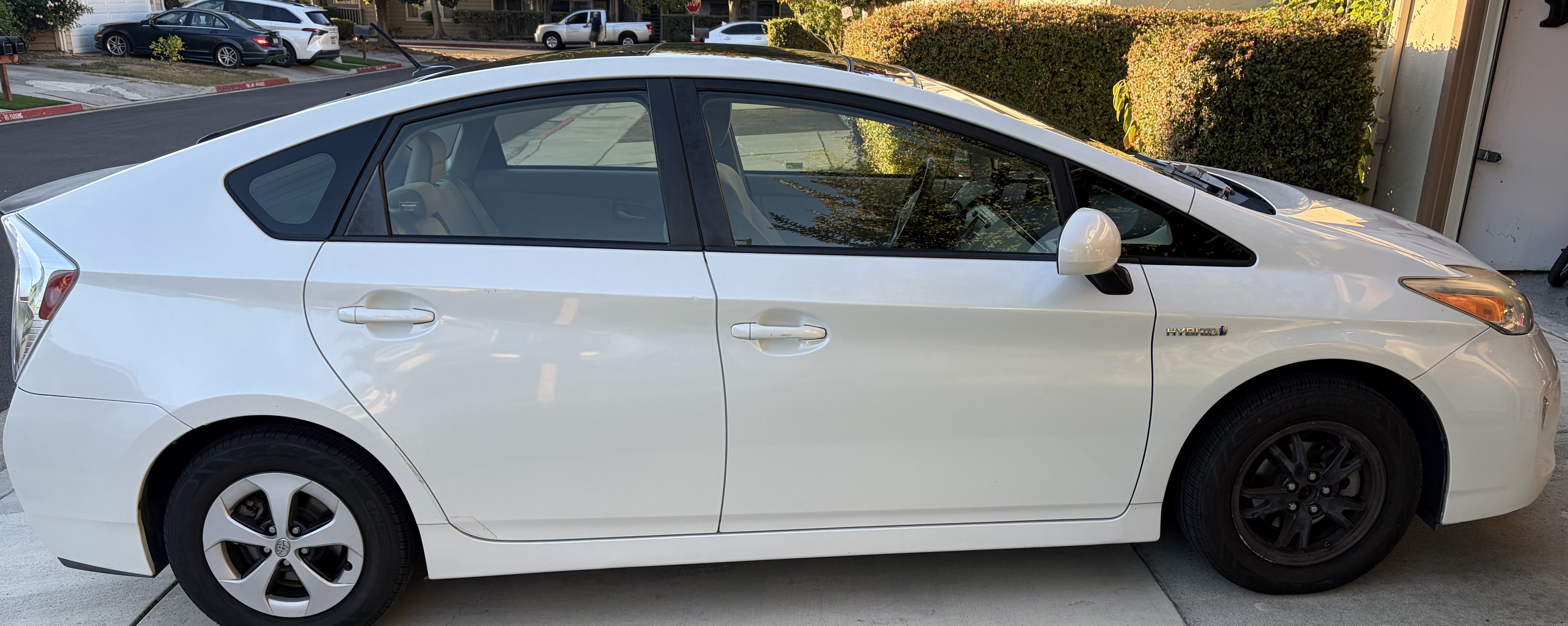 Used 2015 Toyota Prius Three w/ Solar Roof Package FWD image 6