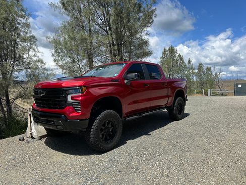 Used 2024 Chevrolet Silverado 1500 LT Trail Boss w/ Convenience Package II image 6