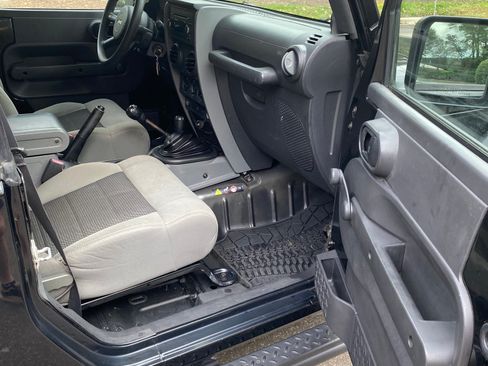 Used 2010 Jeep Wrangler Sport w/ Black Appearance Group image 8